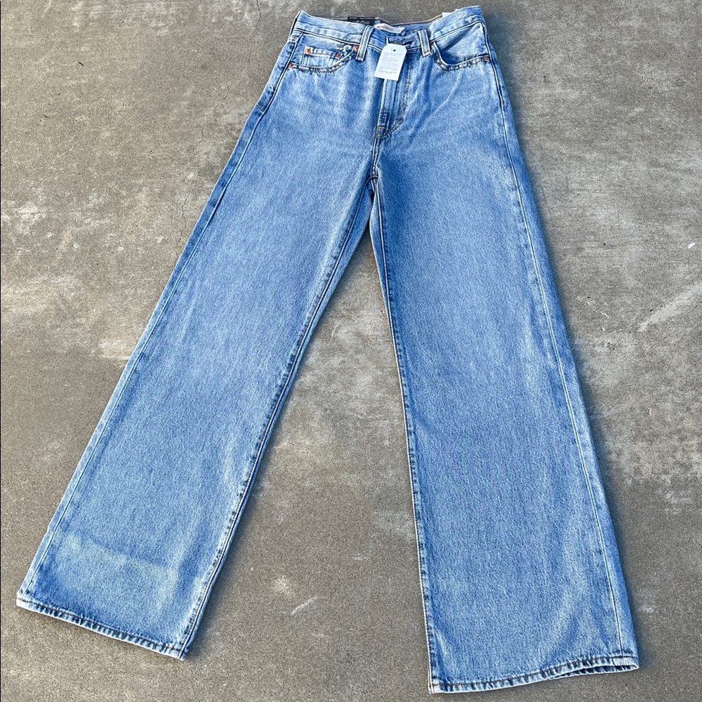 NWT Levi’s Premium Ribcage Wide Leg Jeans